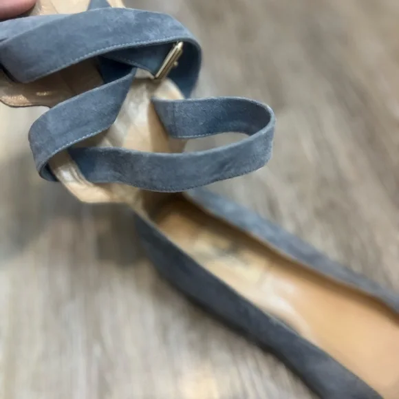 SUPER SALE 💥Valentino Garavani Women's Blue Suede Flats - Picture 4 of 7